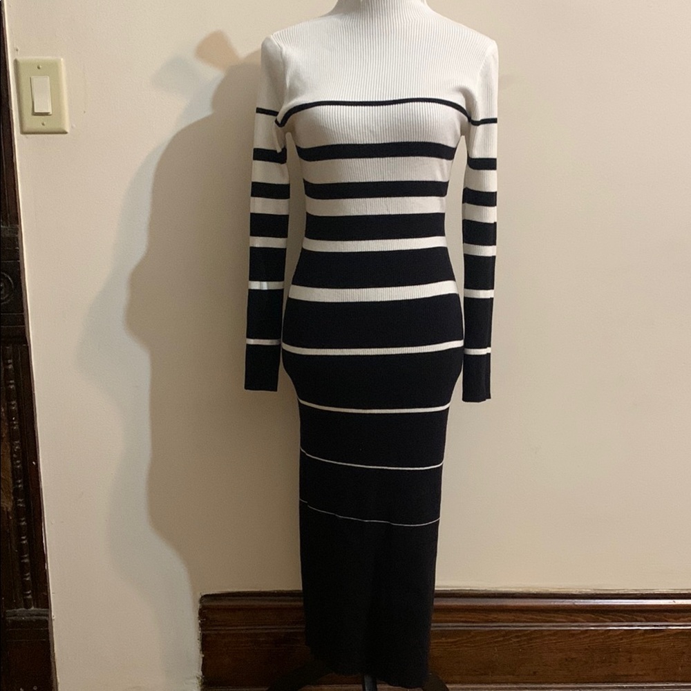 Forever 21 White and Black Mock Neck Long Sleeve Dress - Picture 2 of 9